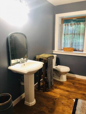 Bathroom - Ever After <br>Lakefront Splendor (Florence)
