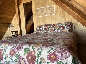 3 bedrooms, free WiFi, bed sheets - Rustic Waterfront, Lakeside Cottage with Stunning Views 1 hour from Winnipeg. (Oak Point)