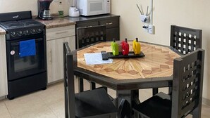 Appartamento Comfort | Cucina privata | Mini-frigorifero, microonde, tostapane, frullatore