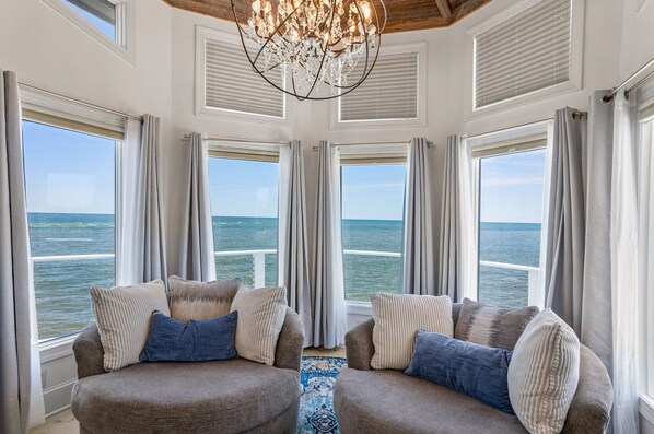 Smart TV, DVD player, ping pong, books