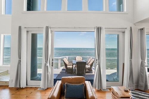 Luxe on the OCEAN w/ limo cart, firepit, paddle boards, pingpong, bikes, pets ok