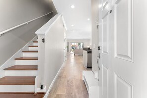 Interior - Updated Beach House just steps to Community Pool , 5 min Walk to Beach and shops (Miramar Beach)