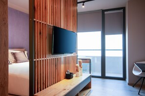 Habitació doble o amb dos llits individuals Comfort | Sala d'estar | Televisor de pantalla plana
