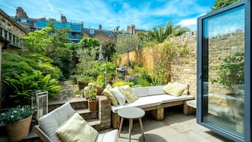 House, 2 Bedrooms | Terrace/patio