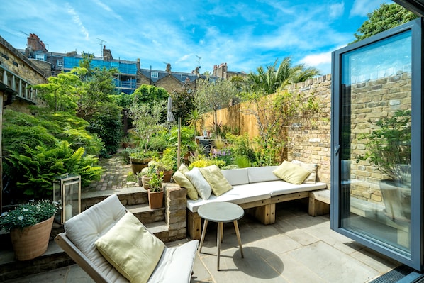 House, 2 Bedrooms | Teres/patio