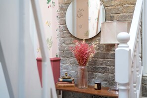 2 chambres, fer et planche à repasser, lits bébé (gratuits)