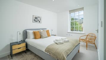 Apartment, 3 Bedrooms | 3 bedrooms, iron/ironing board, free WiFi, bed sheets