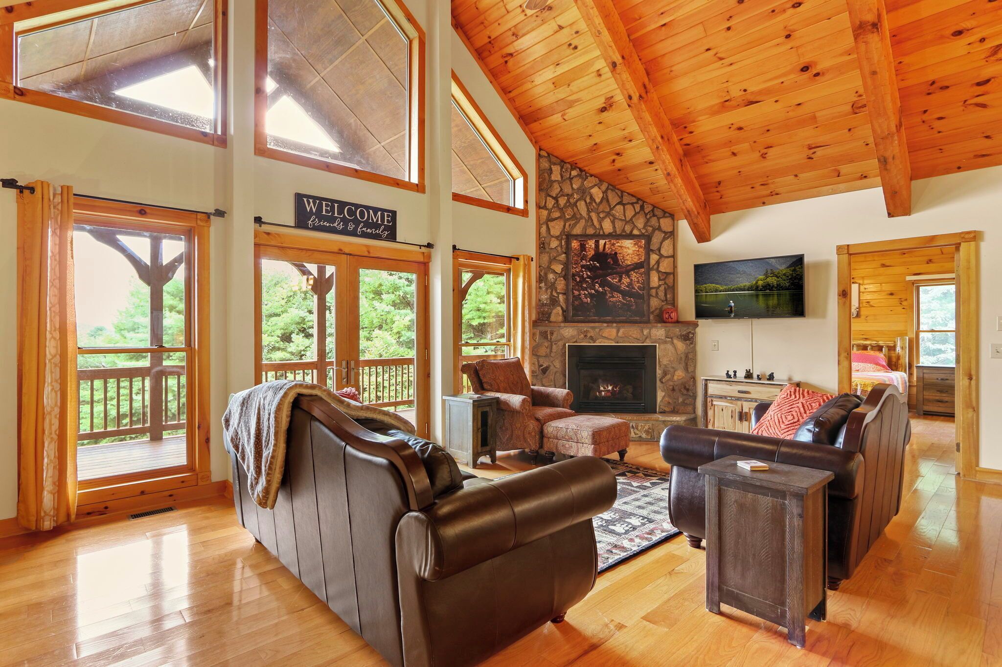 Smart TV, fireplace, ping pong