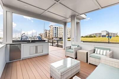 Delight @ The Cove Riverwalk Villas