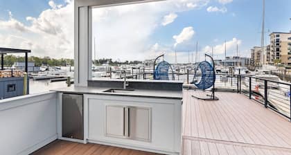 Delight @ The Cove Riverwalk Villas