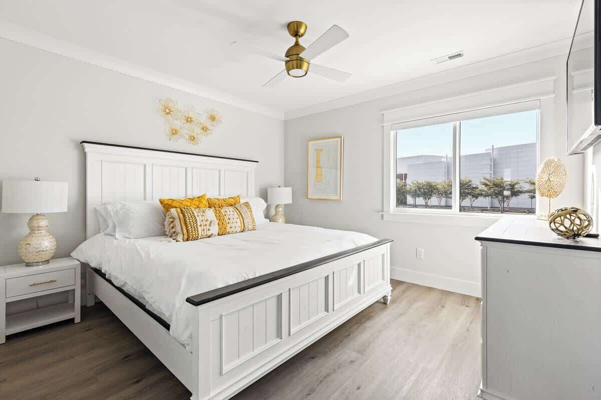 2 室のベッドルーム、アイロン / アイロン台、WiFi (無料)、ベッドシーツ