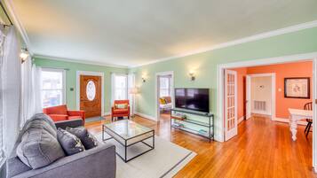 Smart TV, video games, books, computer monitors