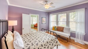 Unclassified image, 4 of 49, button - Convenient to Downtown, Riverwalk, Pearl, Zoo and Museums! New Hot Tub! (San Antonio)