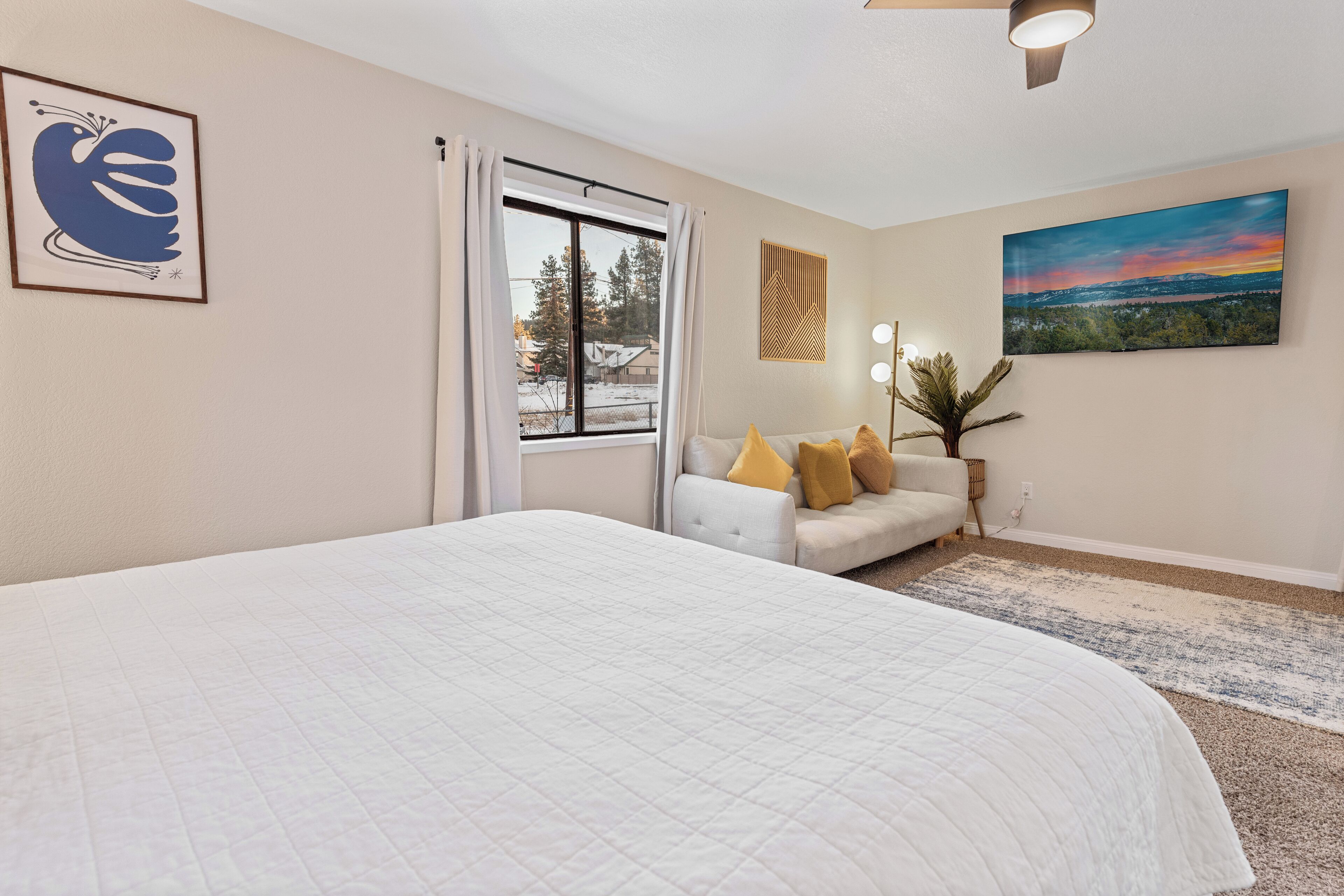 3 bedrooms, travel crib, free WiFi, bed sheets