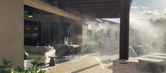 Modern Executive Home Pool & Hot Tub 4BR/3.5BA, Office