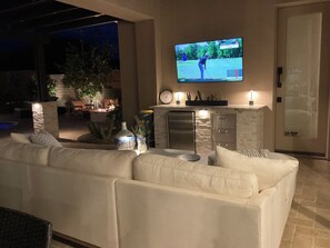 Interior - Modern Executive Home Pool & Hot Tub 4BR/3.5BA, Office (Peoria)