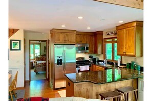 Private kitchen - Grandfather Mountain House, AMAZING PORCH VIEWS (Banner Elk)