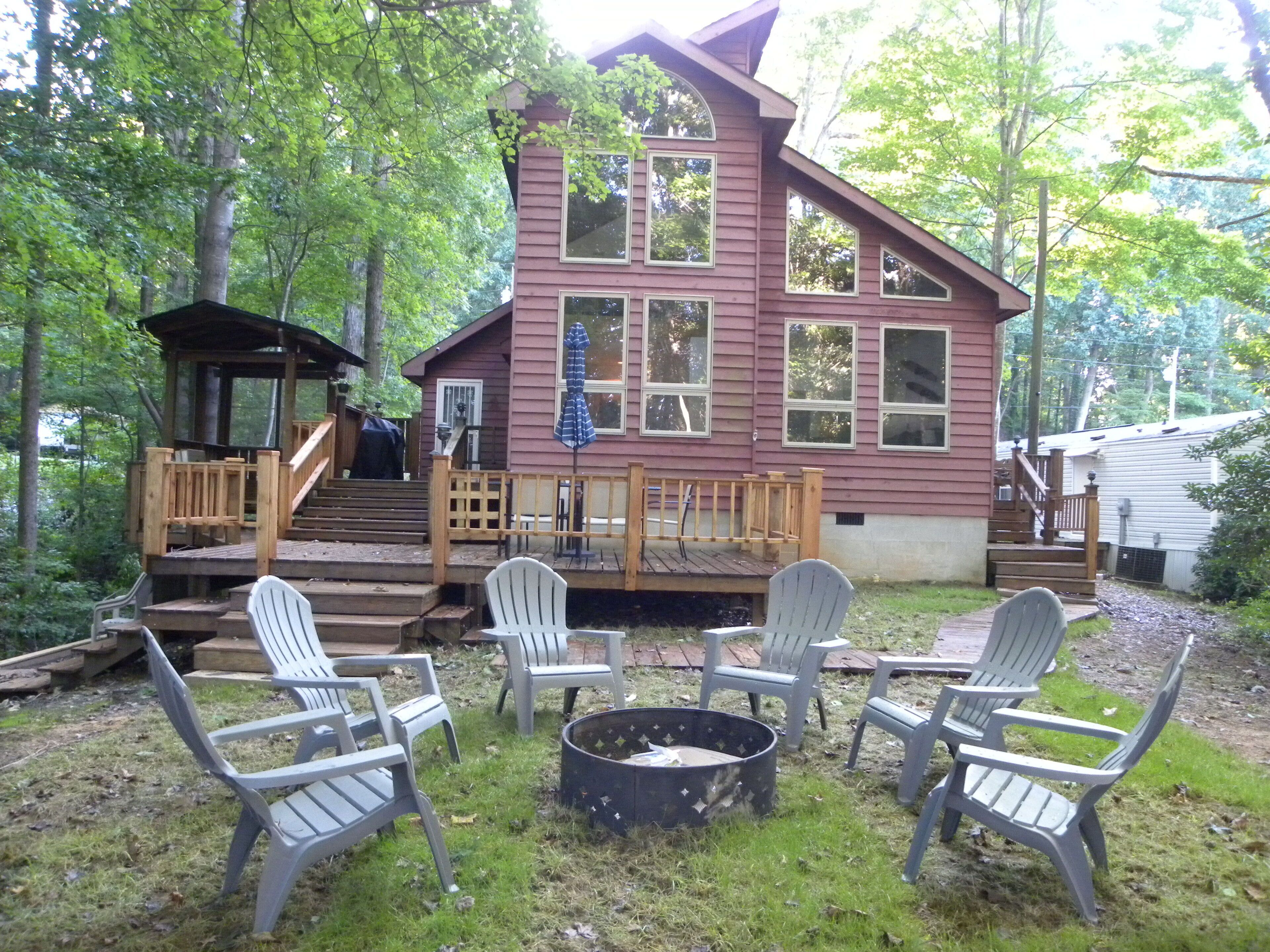 Cozy Lake Hartwell Cabin, 25 minutes to Clemson, No cleaning fee! 