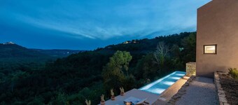 Luxurious 4-BR villa for up to 8 with pool and spa