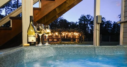 Pets? YES! 🐕 Hot Tub ✮ Fire Pit ✮ Fast Wi-Fi