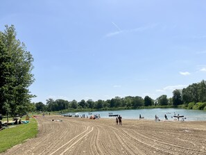 Beach - Newly-renovated 3-bedroom GetAway on a 40-acre Park, Beach & Lake (Milan)