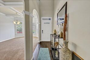 Interior - Immaculate home in Atlanta Near the Airport/w private bathrooms Big smart TVs (Ellenwood)