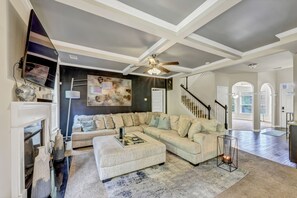 Téléviseur connecté, foyer, jeux vidéo, chaîne audio