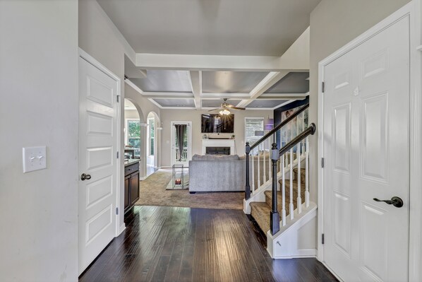 Interior - Immaculate home in Atlanta Near the Airport/w private bathrooms Big smart TVs (Ellenwood)