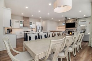 Dining - New pool! New Building! Swim, Soak & Stay. Sleeps 18! (Ludington)