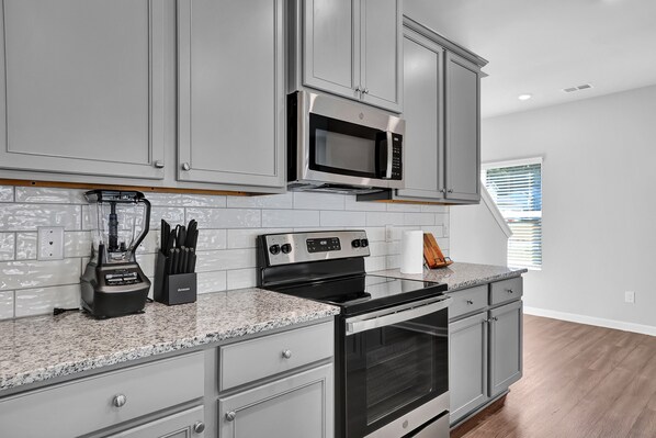 Fridge, microwave, oven, stovetop - The GoodLiving Experience (Atlanta)