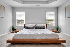 3 bedrooms, desk, iron/ironing board, travel crib - The GoodLiving Experience (Atlanta)