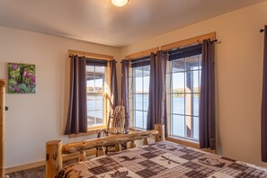 4 bedrooms, WiFi, bed sheets