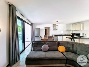 Smart TV - T3 – Le Waikiki – Close to center of Saint-Denis (Saint Denis)