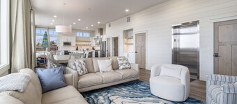 Relax & Unwind in a New Building with a New Heated Pool & Hot Tub, Sleep 13!