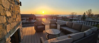 Relax & Unwind in a New Building with a New Heated Pool & Hot Tub, Sleep 13!