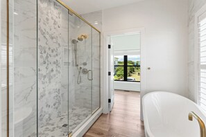 Baignoire, serviettes fournies