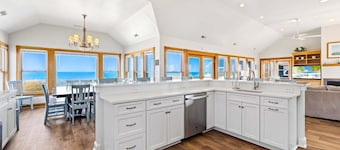6120 YankeeClipper*Oceanfront*Elevator*Pool*HotTub