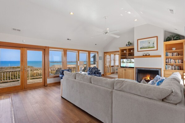 TV, fireplace, foosball - 6120 YankeeClipper*Oceanfront*Elevator*Pool*HotTub (Nags Head)