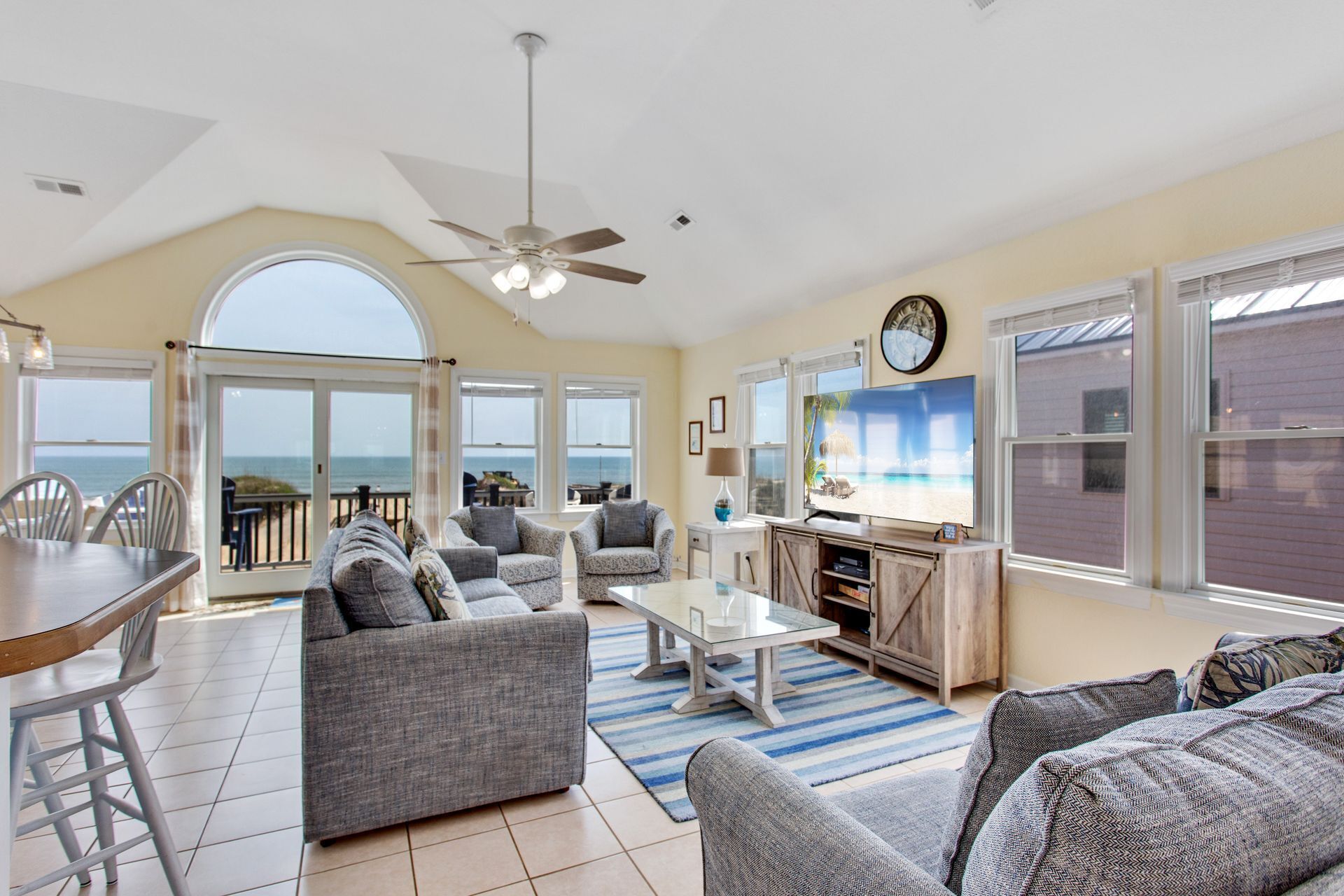 Een flatscreentelevisie