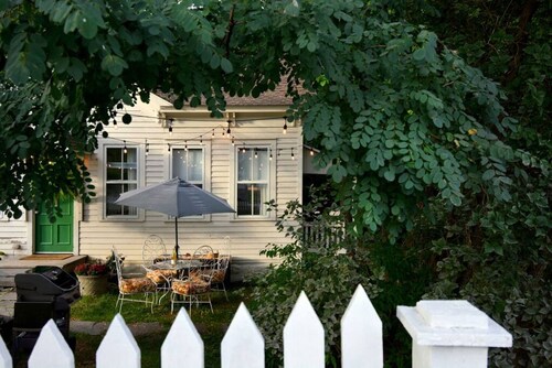 Locktender Cottage · Historic cottage near Mohonk & Minnewaska, 2BR/2BA