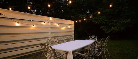 Outdoor dining