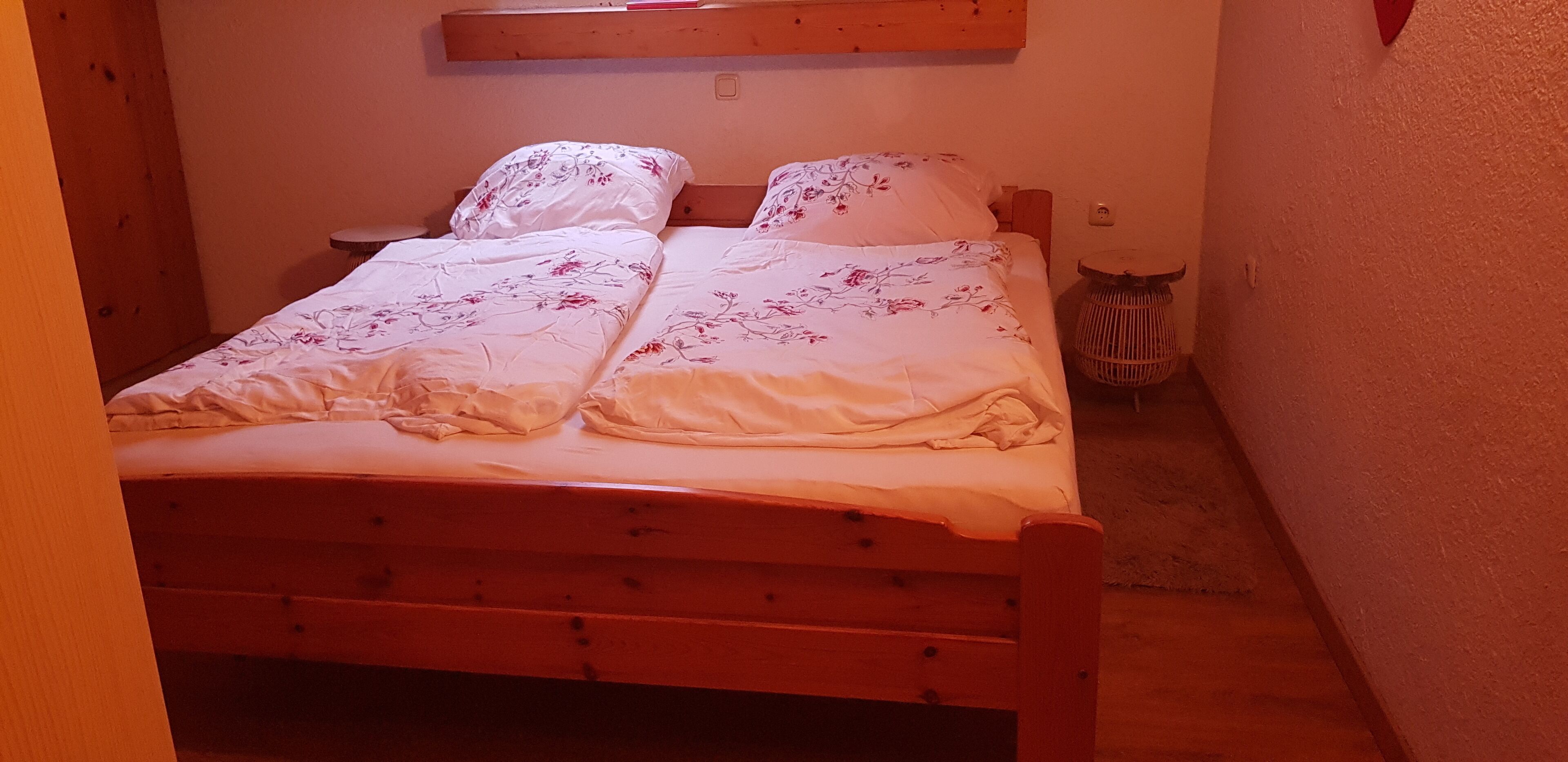 3 chambres, bureau, Wi-Fi gratuit, draps fournis