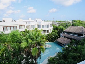 Outdoor pool, sun loungers - Adults only Resort in Tulum (Tulum)