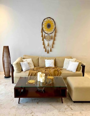 Penthouse-Private Heated Jacuzzi & Rooftop Pool B3 | Living area
