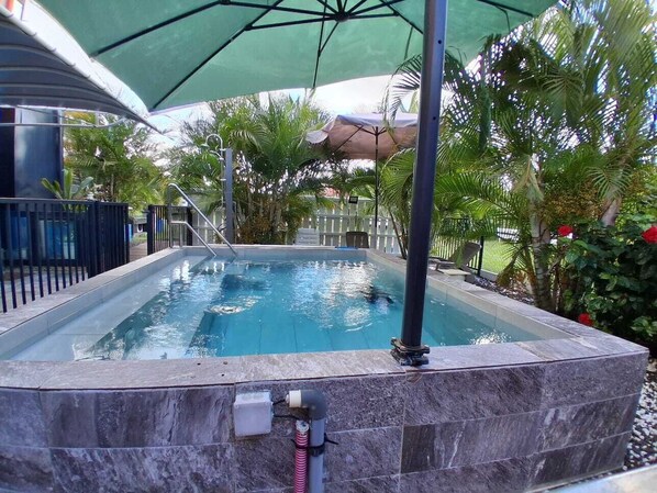 Piscine extérieure, piscine chauffée