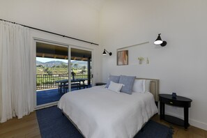 2 slaapkamers, een strijkplank/strijkijzer, gratis wifi, beddengoed