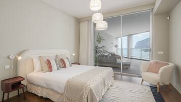 3 chambres, fer et planche à repasser, Wi-Fi, draps fournis
