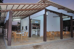 Outdoor dining - Aptos - DiRoma Fiori - Aluguel Economico (Caldas Novas)