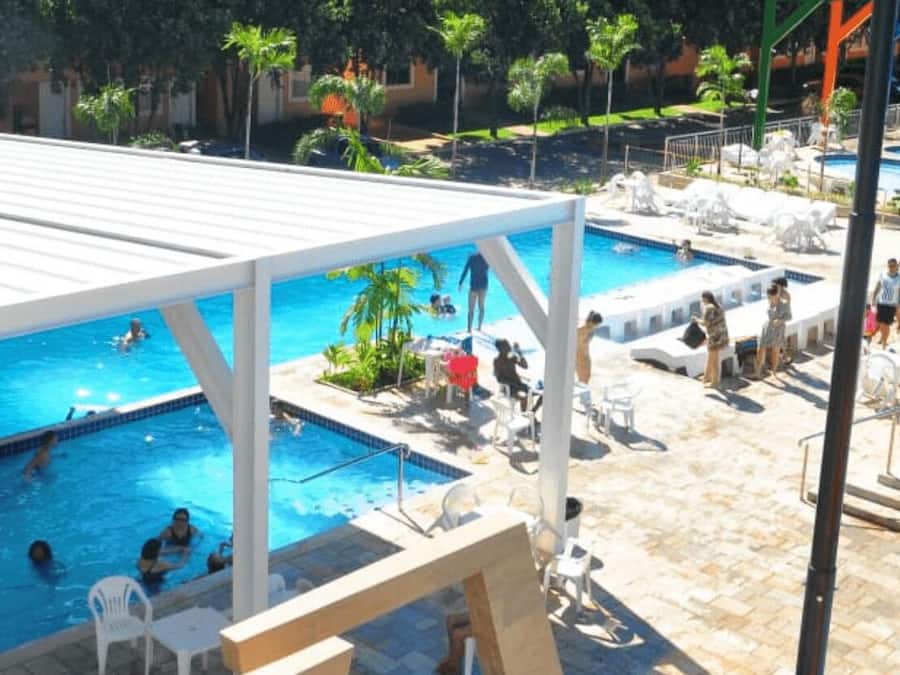7 outdoor pools