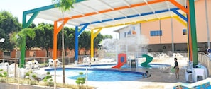 7 piscines a l'aire lliure 